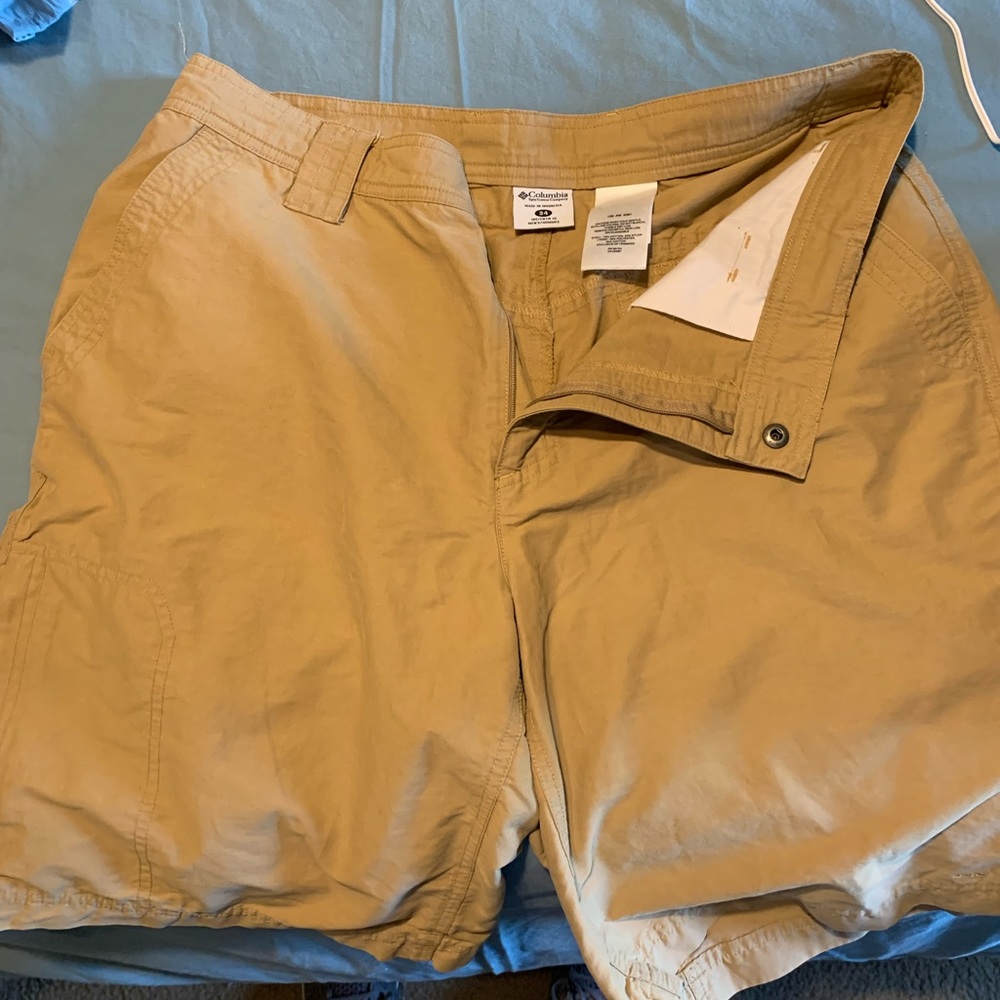 Columbia sportswear shorts SIZE 34